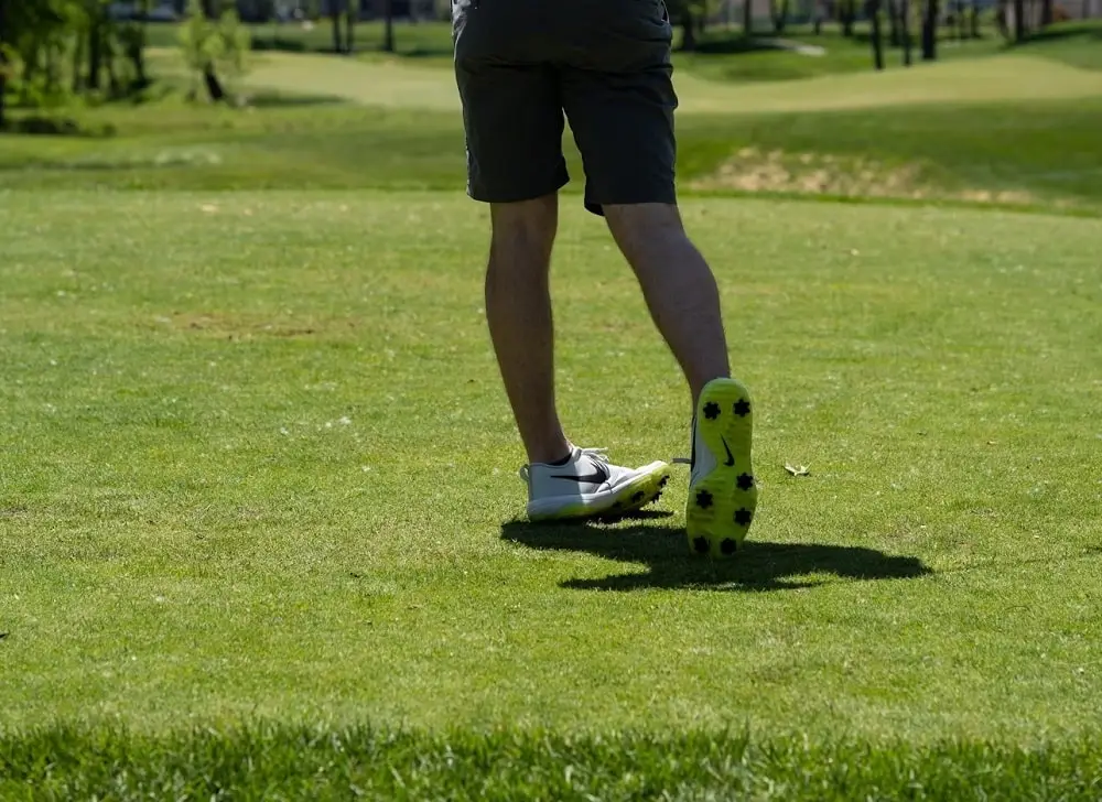 Sköna golfskor för långa rundor i solen!